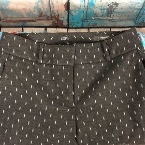 Loft Julie Skinny Pants Black 2/White specs Size 6